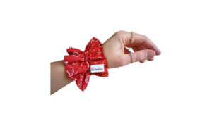 Pols scrunchie knot rood paisley print hand geit boerin boeren zakdoek