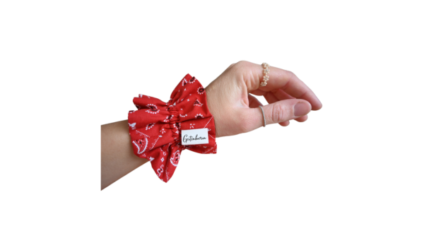 Pols scrunchie knot rood paisley print hand geit boerin boeren zakdoek