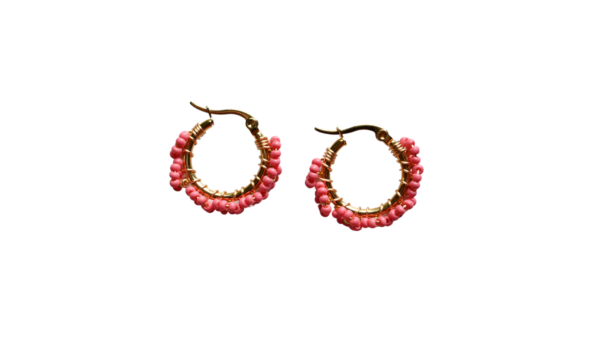 Roze oorbel bloem goud geit boerin glaskraal