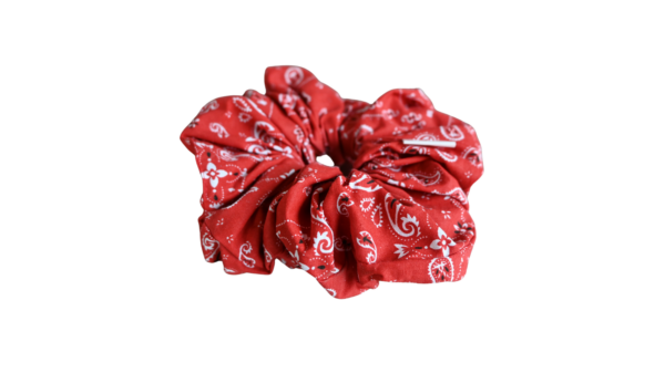 XXL scrunchie rood paisley print hand geit boerin boeren zakdoek